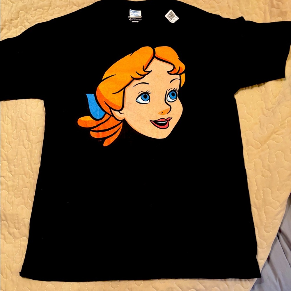 Disney Peter Pan’s Wendy Black Character T-Shirt size M NWT